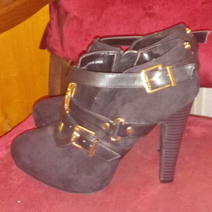 Sweet guess booties is being swapped online for free