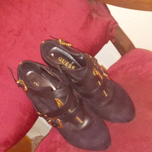 Sweet guess booties is being swapped online for free