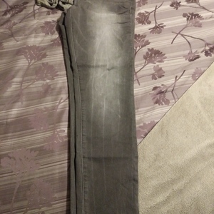 Maurices women's stretch L - regular gray faded pants is being swapped online for free