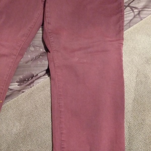 Maurices Womens Mid-Rise Stretch L-Regular Berry Faded look Pants is being swapped online for free