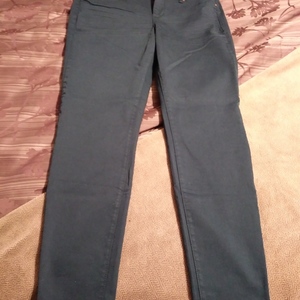 Maurices Womens Mid-Rise Stretch L-Regular Hunter Green Pants Worn once is being swapped online for free