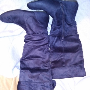 Du Viccino Women's Suede Knee High Flats Slouch Boots size 9 Navy Blue Pull-on is being swapped online for free