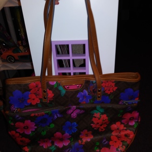 Floral Purse Red Blue Green Pink Handbag Lots of Pockets is being swapped online for free