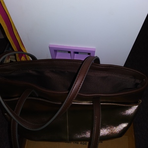 Gold Purse Handbag Faux Leather 6 pockets is being swapped online for free