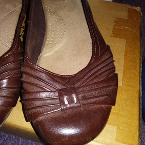 Womens Brown Somona Baby Doll Flats Shoes Size 9 Good Condition is being swapped online for free