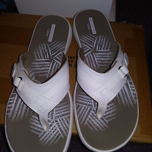 Womens White Sandals Collection By Clarks Size 9 Velcro Adjustable Never Worn is being swapped online for free