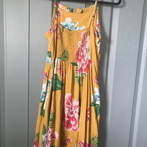 Old navy dress is being swapped online for free