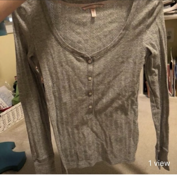 Victoria Secret Grey Top is being swapped online for free