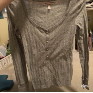 Victoria Secret Grey Top is being swapped online for free