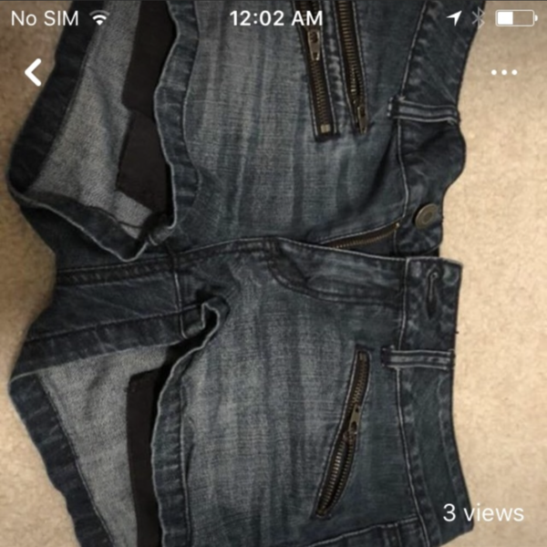 American Eagle Zipper Shorts is being swapped online for free