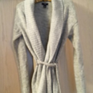 Small/med gently used Gap tie front grey sweater is being swapped online for free