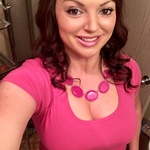Chunky hot pink necklace  is being swapped online for free