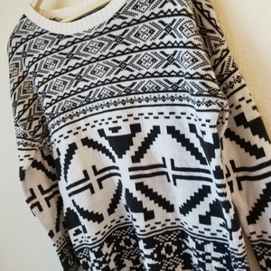 Pattered Oversized Sweater is being swapped online for free