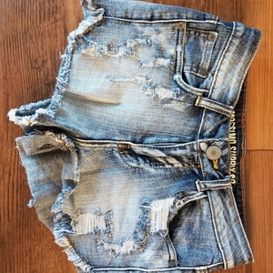 Distressed High Waisted Denim Shorts is being swapped online for free
