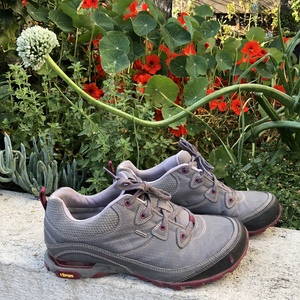 Ahnu Sugarpine waterproof hikers 8-8.5 is being swapped online for free