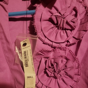 NWT Small Worthington Blouse is being swapped online for free