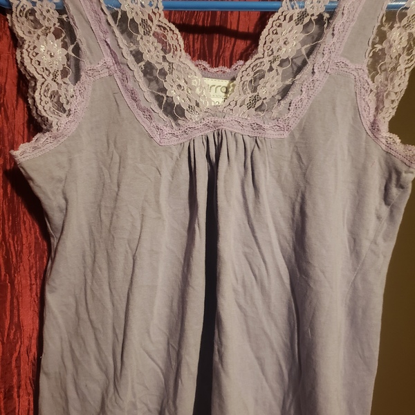 Small Lacy Lavendar sleeveless top is being swapped online for free
