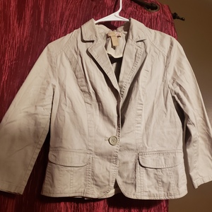 S 3/4 sleeve light jacket is being swapped online for free