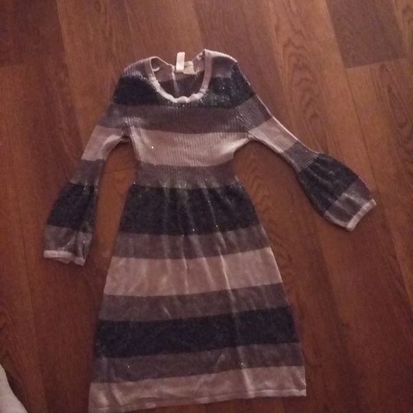 Long sleeve multi gray shade dress is being swapped online for free