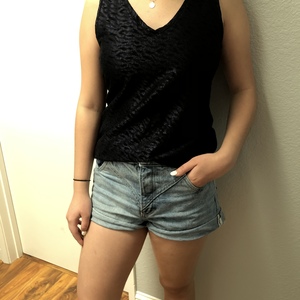 Classic sleeveless top is being swapped online for free