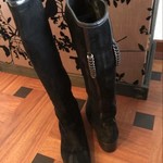 Italian Black Boots  is being swapped online for free