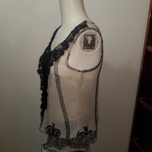 Crochet Applique Tunic is being swapped online for free