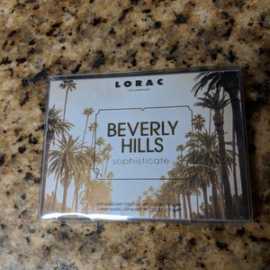 Lorac Beverly Hills eyeshadow blush pallet is being swapped online for free