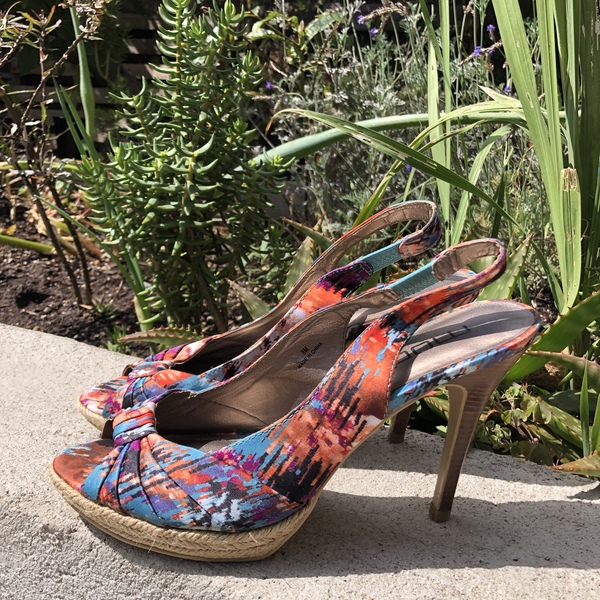Summer heels! Size 8 is being swapped online for free