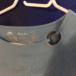 Tan Jay tops 3 colours is being swapped online for free