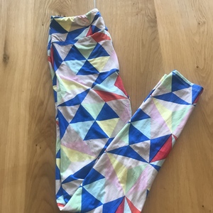 Lularoe Leggings is being swapped online for free