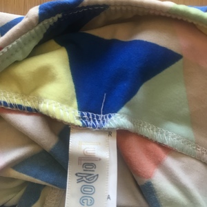 Lularoe Leggings is being swapped online for free