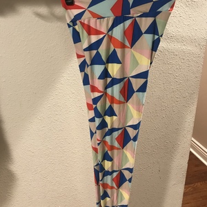 Lularoe Leggings is being swapped online for free