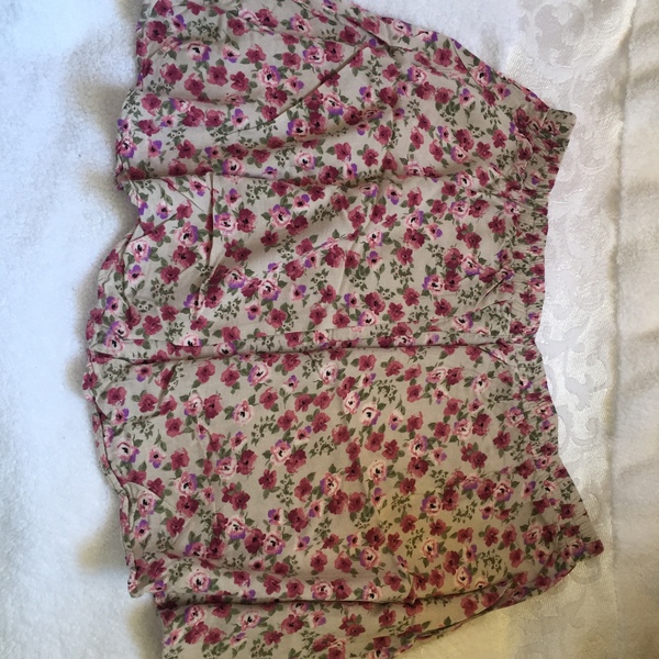 Flowy WetSeal Floral Skirt is being swapped online for free