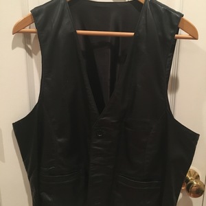 Mens Black Leather Vest / Large size is being swapped online for free