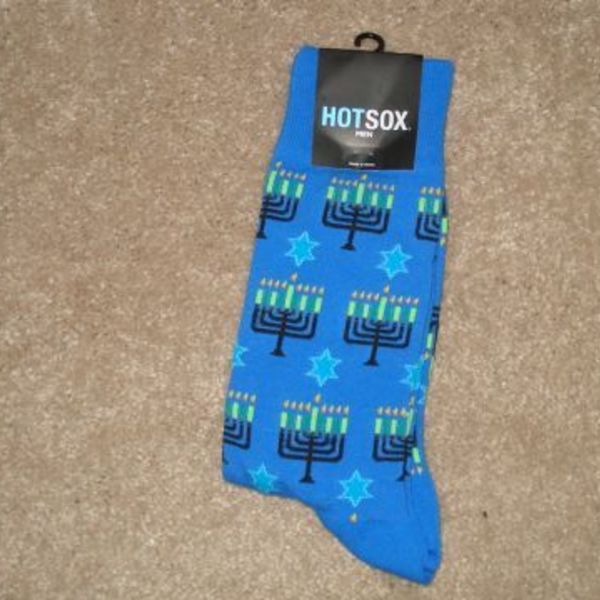 Men's Hot Socks - New in Package - Fits size 10-13 is being swapped online for free