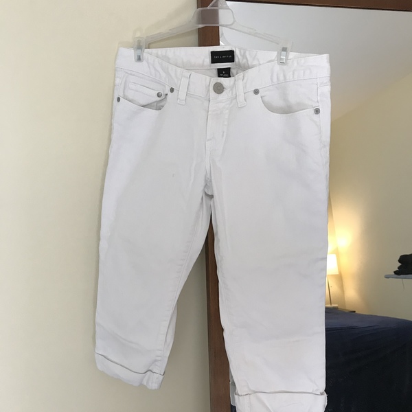 White capris  is being swapped online for free
