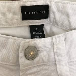 White capris  is being swapped online for free