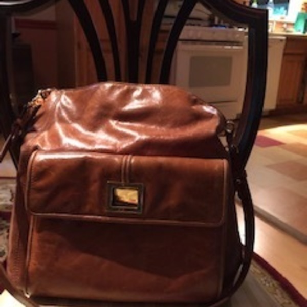 BEAUTIFUL LEATHER CROSS  BODY, SHOULDER, OR HAND HELD PURSE is being swapped online for free