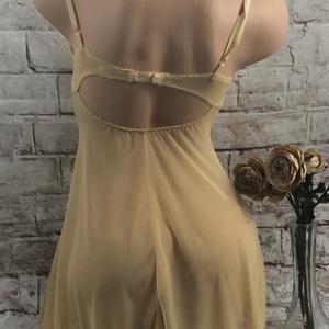 Victoria’s Secret Vintage Slip 34B is being swapped online for free