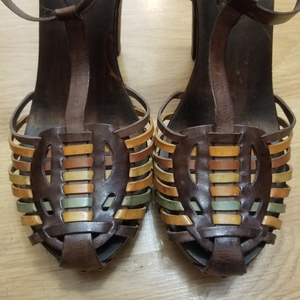 BCBG Wooden T Scrap Heels 8/8.5 is being swapped online for free