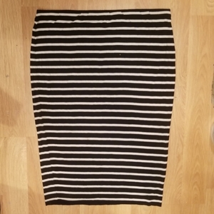 Vince Camuto Striped Tube Skirt XL is being swapped online for free