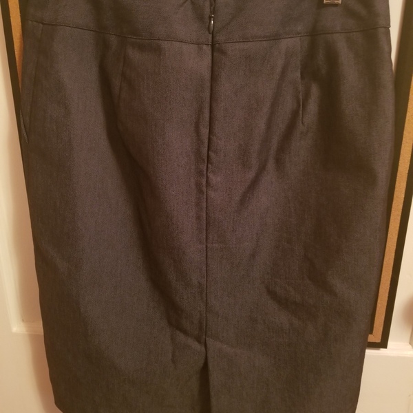 Merona stretch pencil skirt with pockets, Size 2  is being swapped online for free