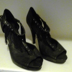 Black fringe heels is being swapped online for free