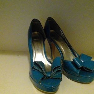 Blue open toe Rampage heels  is being swapped online for free