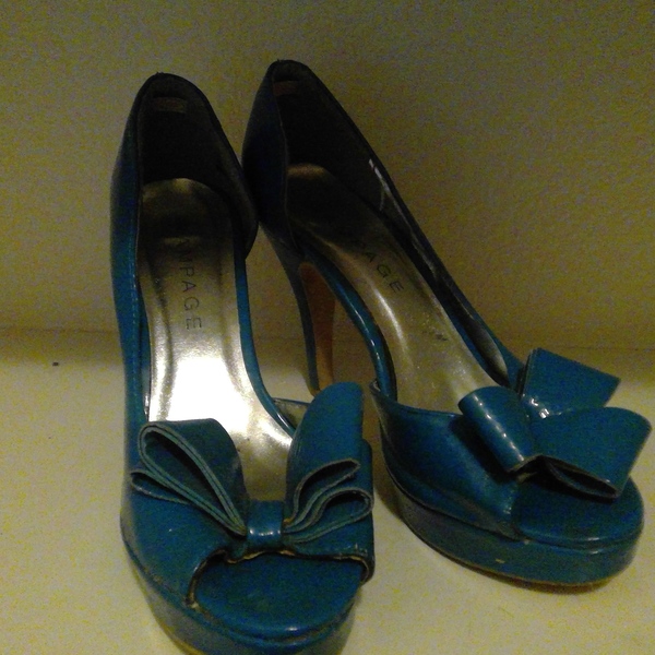 Blue open toe Rampage heels  is being swapped online for free