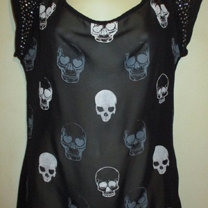Awesome sheer Skull top to wear over tanktop :) is being swapped online for free