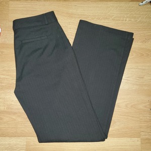 NEW Van Heusen Trousers sz 4 is being swapped online for free