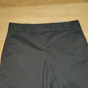 NEW Van Heusen Trousers sz 4 is being swapped online for free