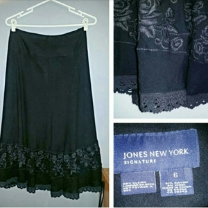 Black Floral Trimmed Skirt sz 6 is being swapped online for free