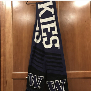 Sports Scarfs  is being swapped online for free
